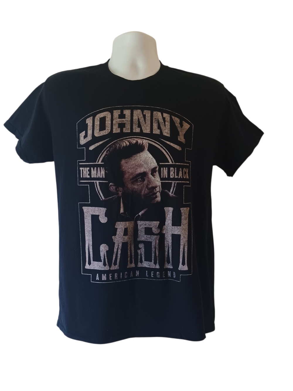 Johnny Cash men's black short-sleeve graphic t-shirt size M